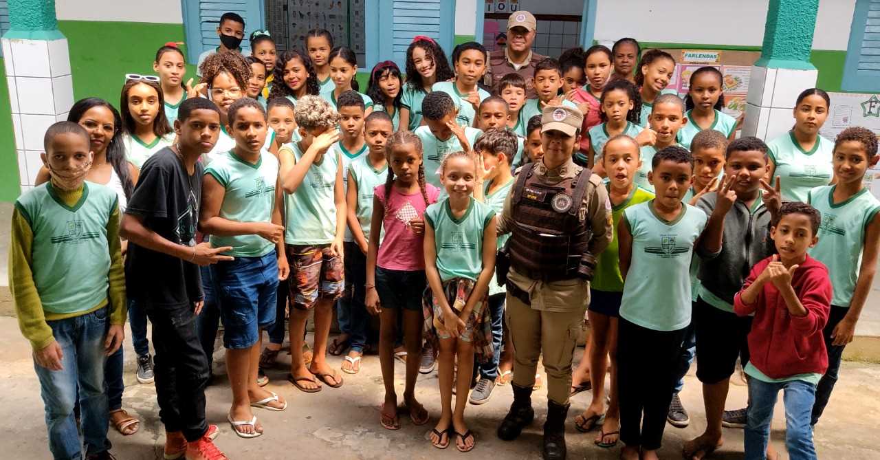 Camacã: Parceria entre prefeitura e PM leva o PROERD para as salas de aulas